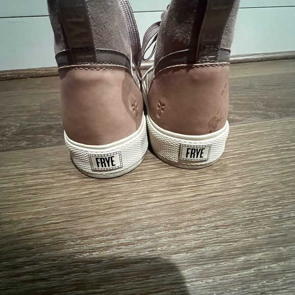 Women's Frye Gia Lug Trail Sneakers - Picture 8 of 15